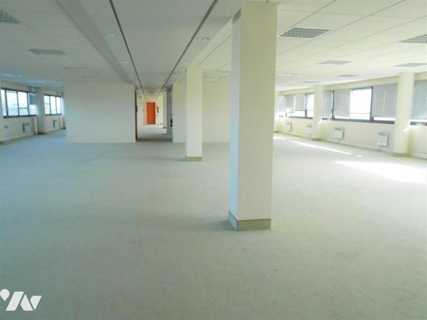 Immeuble - Locaux d’entreprise (bureaux)