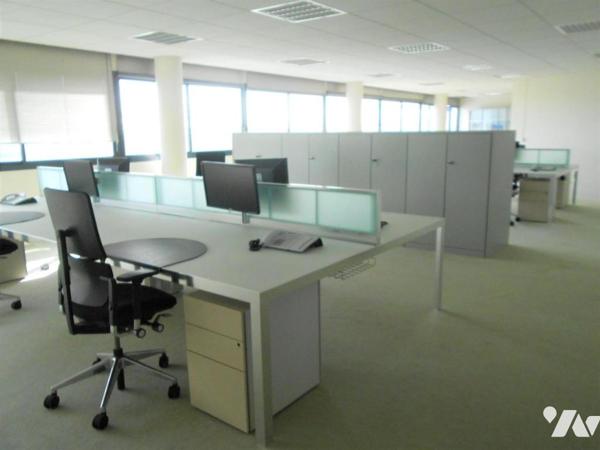 Immeuble - Locaux d’entreprise (bureaux)