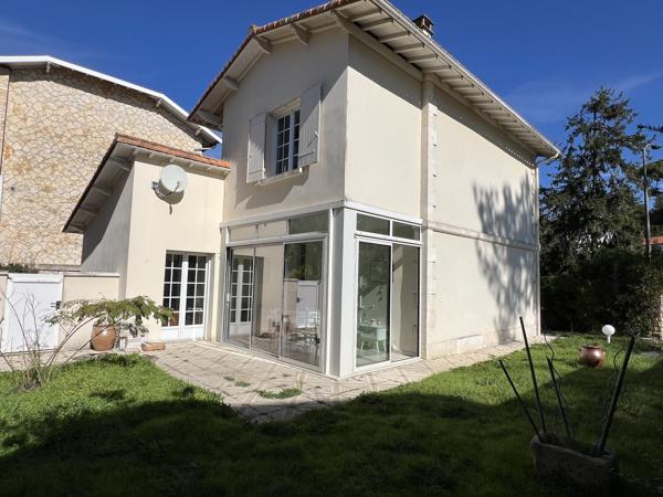 ROYAN - QUARTIER DU PARC - 150 M PLAGE - MAISON 3 CHAMBRES avec JARDIN