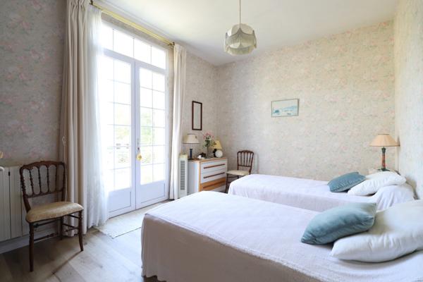 ROYAN - QUARTIER DU PARC - 150 M PLAGE - MAISON 3 CHAMBRES avec JARDIN