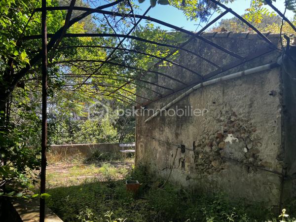 Terrain de 2 380 m²