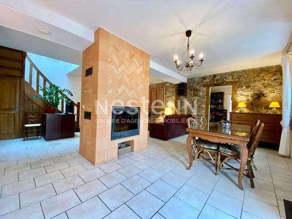 À VENDRE LONGÈRE EN PIERRE  5 CHAMBRES À COMBOURG