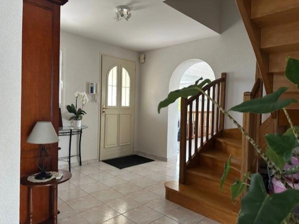 AUBIGNY LES CLOUZEAUX, maison d'architecte 180 m², 5 chambres, 1180 m² terrain clos.