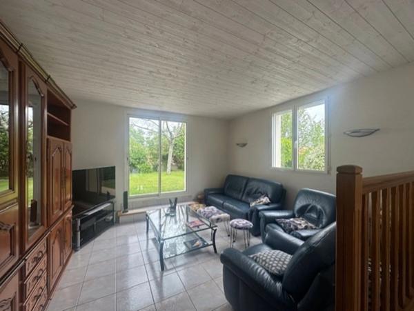 AUBIGNY LES CLOUZEAUX, maison d'architecte 180 m², 5 chambres, 1180 m² terrain clos.