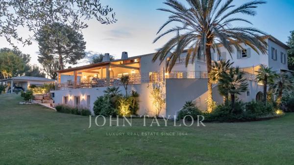 Biot - Magnifique Villa dans un Domaine Prestigieux