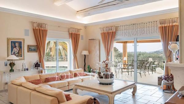 Biot - Magnifique Villa dans un Domaine Prestigieux