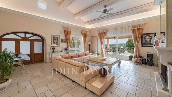 Biot - Magnifique Villa dans un Domaine Prestigieux