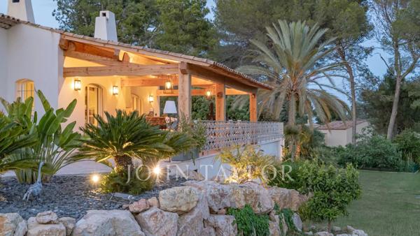 Biot - Magnifique Villa dans un Domaine Prestigieux