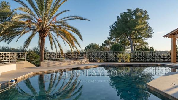 Biot - Magnifique Villa dans un Domaine Prestigieux