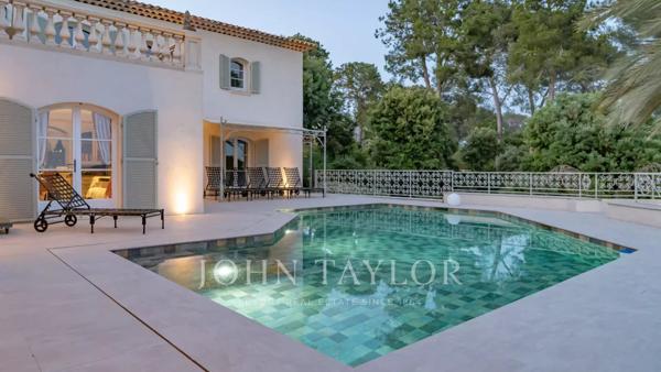 Biot - Magnifique Villa dans un Domaine Prestigieux