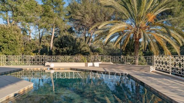 Biot - Magnifique Villa dans un Domaine Prestigieux
