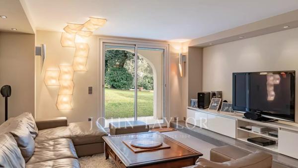 Biot - Magnifique Villa dans un Domaine Prestigieux