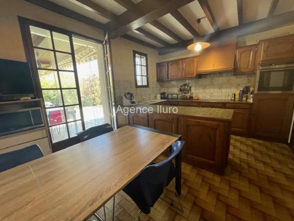 Maison - Proximite oloron-sainte-marie - Réf.:205401 PROXIMITE IMMEDIATE OLORON - CHARMANTE VILLA AUX BEAUX VOLUMES AVEC PISCINE ET DEPENDANCE -