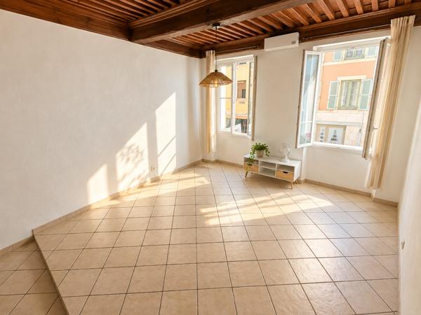 Appartement
         1 pièce
        - 32 m² Exclusivité 99 000 € *