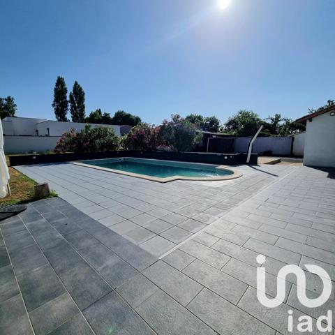 Maison à vendre 9 pièces 218 m² Aigondigné