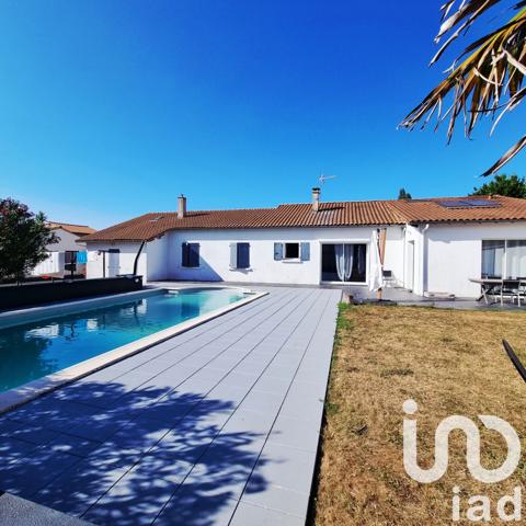 Maison à vendre 9 pièces 218 m² Aigondigné