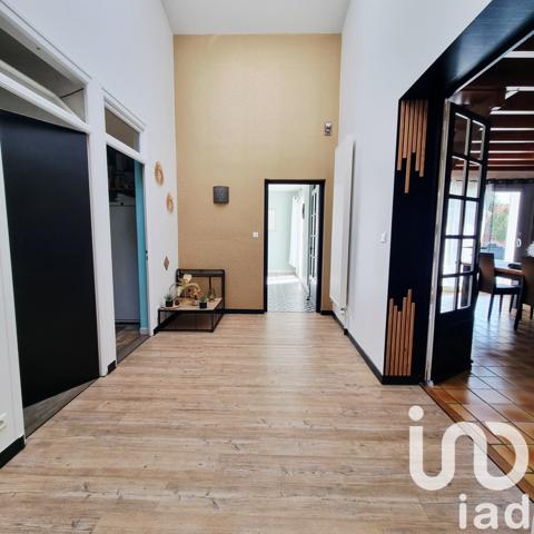 Maison à vendre 9 pièces 218 m² Aigondigné