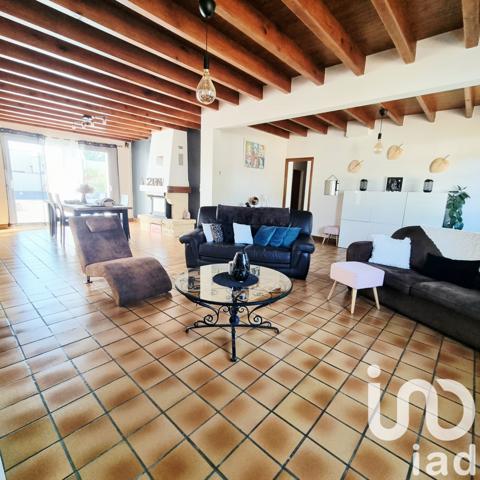 Maison à vendre 9 pièces 218 m² Aigondigné