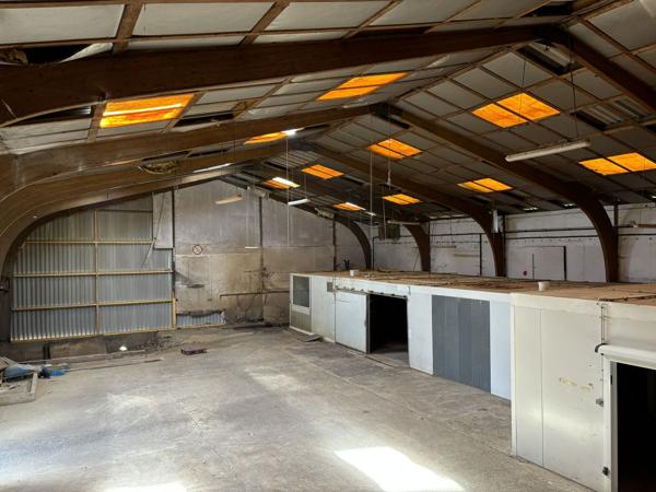 Vente
                Entrepôt / Local industriel1600 m² - CREANCES (50710)