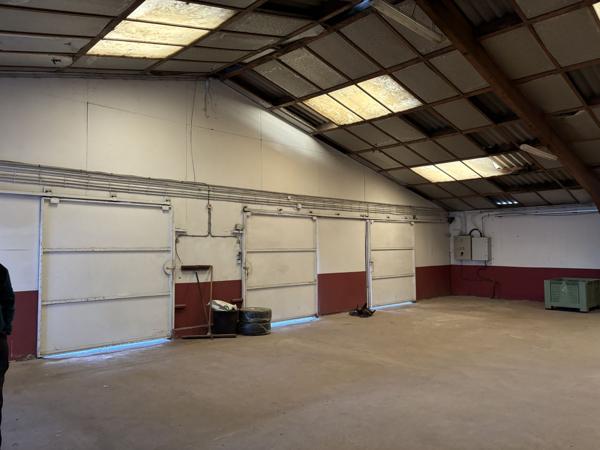 Vente
                Entrepôt / Local industriel1600 m² - CREANCES (50710)