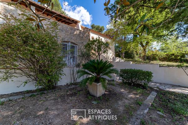Propriété familiale avec vue sur la Tour Magne et ses bureaux indépendants