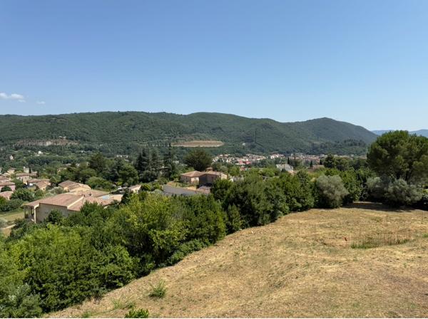 Lodève (34700) Terrain constructible de 2620m²