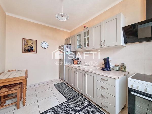 Maison 3 chambres avec joli jardin arboré