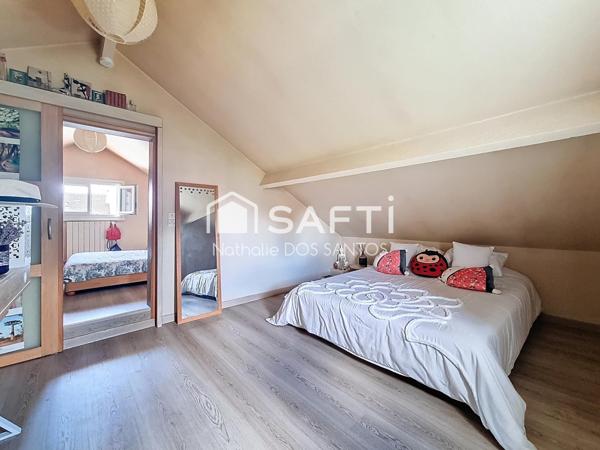 Maison 3 chambres avec joli jardin arboré