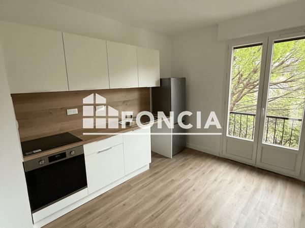 Location Appartement 3 pièces 79.77 m² - 72 AVENUE FONTENAILLE Aix-en-provence 13100