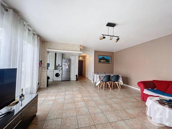Appartement F4 à vendre  4 pièces - 92,05 m2 COMBS LA VILLE - 77