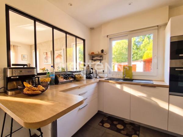 A VENDRE Baden Maison contemporaine 7 pièces 3 960 m² de terrain secteur calme entre mer et bourg