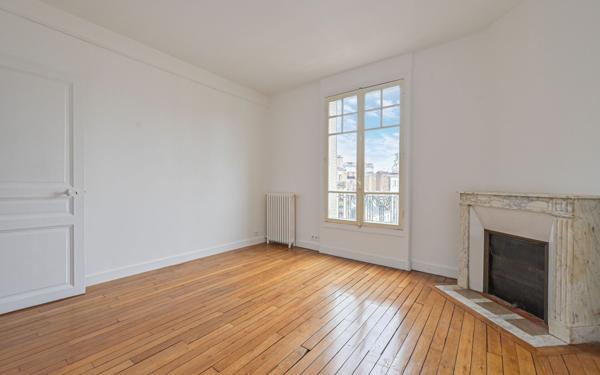Appartement à vendre    2 pièces • 42,59 m2 Saint-Mandé