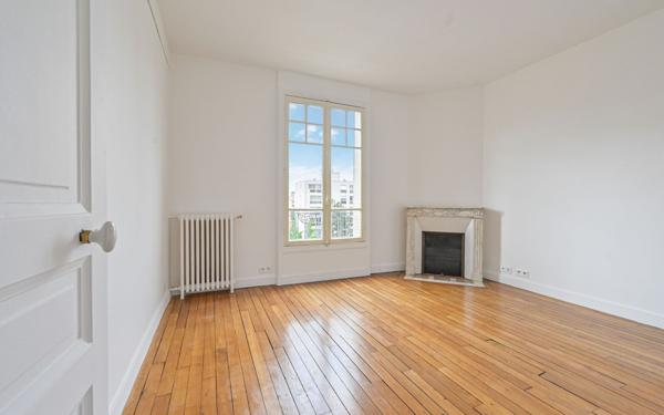 Appartement à vendre    2 pièces • 42,59 m2 Saint-Mandé
