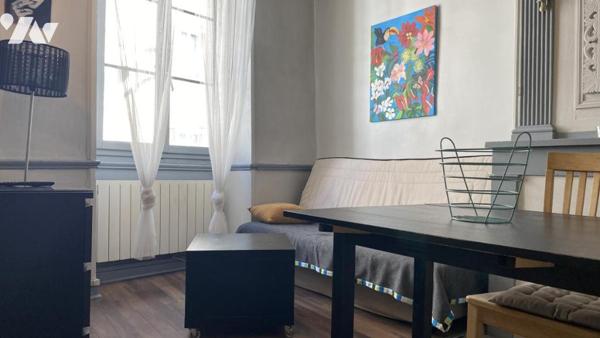 Immeuble entier composé de 5 appartements + 1 local professionnel + local technique + greniers dans 