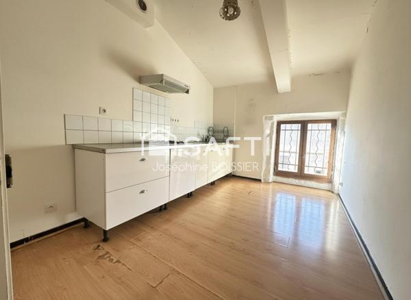 A VISITER SUR CAVAILLON, CENTRE VILLE APPARTEMENT DE 42 M² ENV.