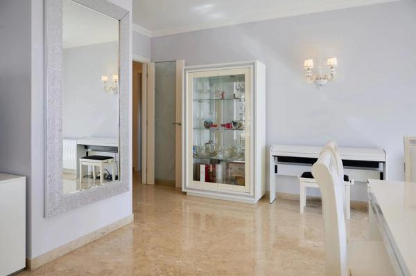 Vente                                                      Appartement
                        
                     3 pièces                      104 m2                     à Beausoleil