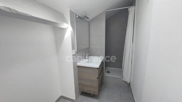 Appartement à vendre 3 pièces VILLENEUVE LES AVIGNON (30)