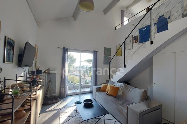 Appartement à vendre 3 pièces VILLENEUVE LES AVIGNON (30)