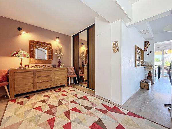 Villa Livron Sur Drome 7 pièce(s) 145 m2, jardin de 999m² piscine et plage en bois