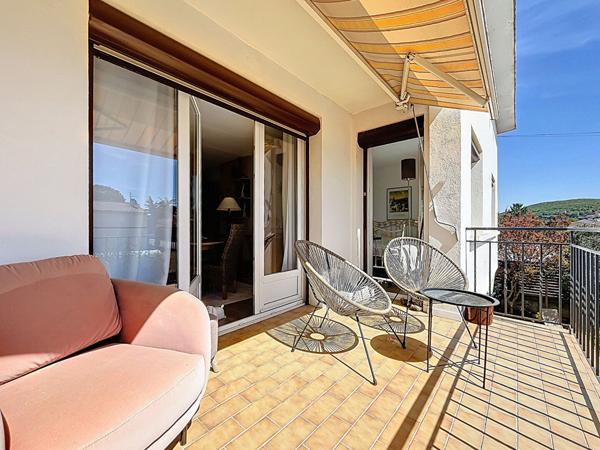 Villa Livron Sur Drome 7 pièce(s) 145 m2, jardin de 999m² piscine et plage en bois