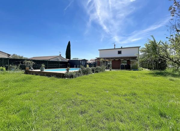 Villa Livron Sur Drome 7 pièce(s) 145 m2, jardin de 999m² piscine et plage en bois