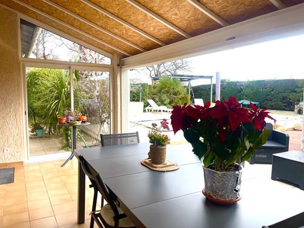 Charmante maison avec piscine, grand garage et prestations haut de gamme à Caromb