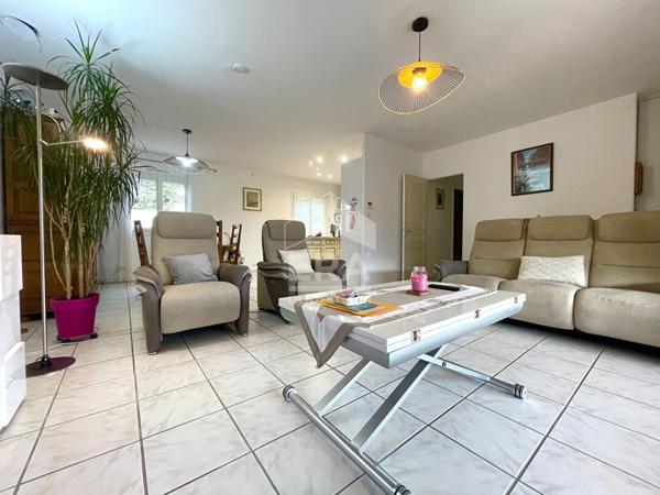 Charmante maison avec piscine, grand garage et prestations haut de gamme à Caromb