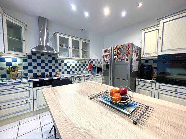 Charmante maison avec piscine, grand garage et prestations haut de gamme à Caromb