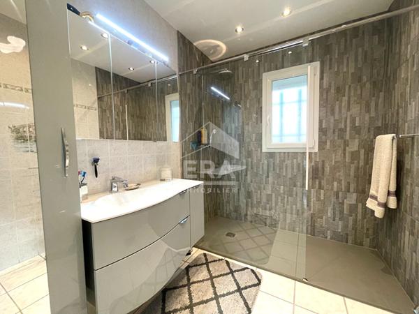 Charmante maison avec piscine, grand garage et prestations haut de gamme à Caromb