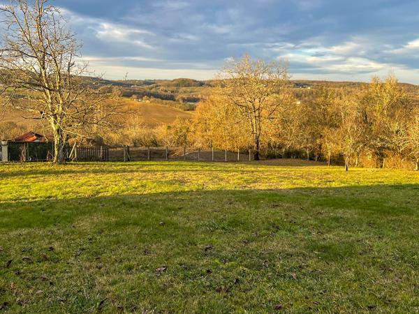 Terrain à vendre à Montcuq-en-Quercy-Blanc (46800) - Lot