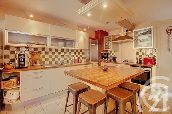 Maison à vendre  4 pièces - 177,72 m2 ROBION - 84