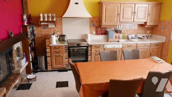 MAISON EN CENTRE VILLE.
A VENDRE A VOUZIERS. 

Maison individuelle comprenant :
RDC : coulo...