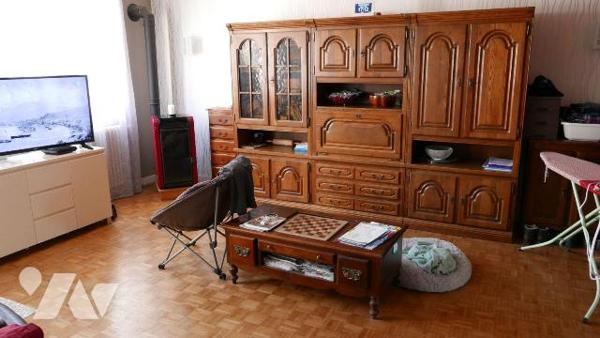 MAISON EN CENTRE VILLE.
A VENDRE A VOUZIERS. 

Maison individuelle comprenant :
RDC : coulo...