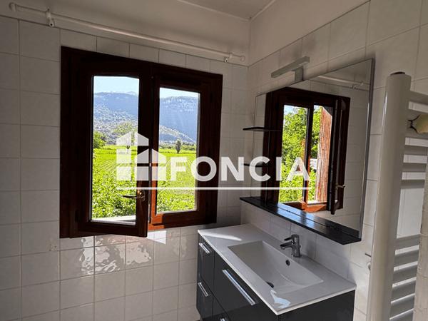 Location Appartement 3 pièces 70 m² - 581 CHEMIN DES CHARBONNIERES Saint Jean De Moirans 38430